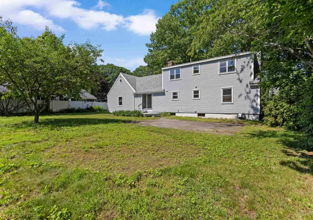 2nd image of 10 Colonial Cir, Hampton, NH 03842 | MLS# 5096761
