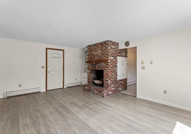 4th image of 10 Colonial Cir, Hampton, NH 03842 | MLS# 5096761