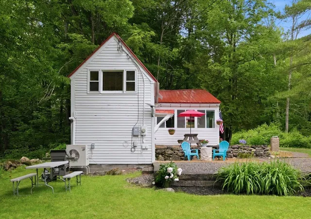 Photo 3 of Single family home for sale at 1 Basin Brook Rd, Rumney, NH 03266 | MLS# 5096783 | Listing updated on 2026-07-03