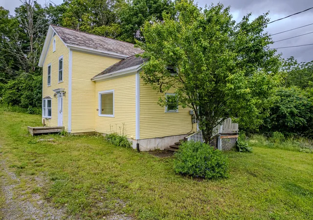 Photo 1 of Single family home for sale at 40 East St, Middletown Springs, VT 05757 | MLS# 5096788 | Listing updated on 2026-09-15