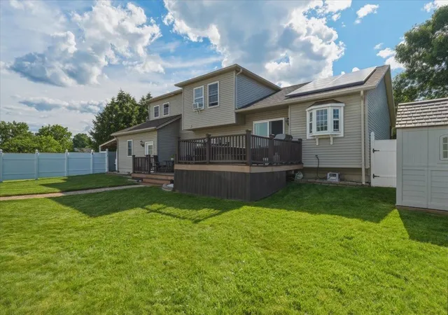 4th image of 102 Pearl St, Grand Isle, VT 05458 | MLS# 5096792