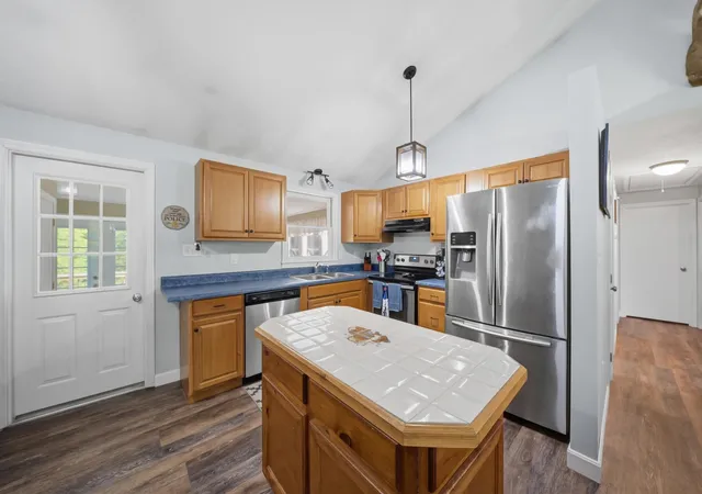 Photo 3 of Single family home for sale at 21 Evergreen Dr, Goffstown, NH 03045 | MLS# 5096793 | Listing updated on 2026-09-11