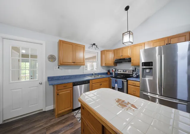 Photo 4 of Single family home for sale at 21 Evergreen Dr, Goffstown, NH 03045 | MLS# 5096793 | Listing updated on 2026-09-11