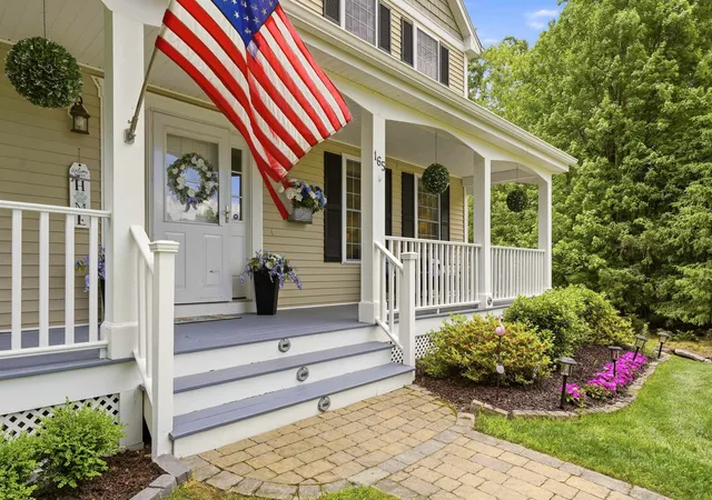 Photo 3 of Sale Pending at 165 South Ridge Dr, Manchester, NH 03109 | MLS# 5096802 | Listing updated on 2026-06-30