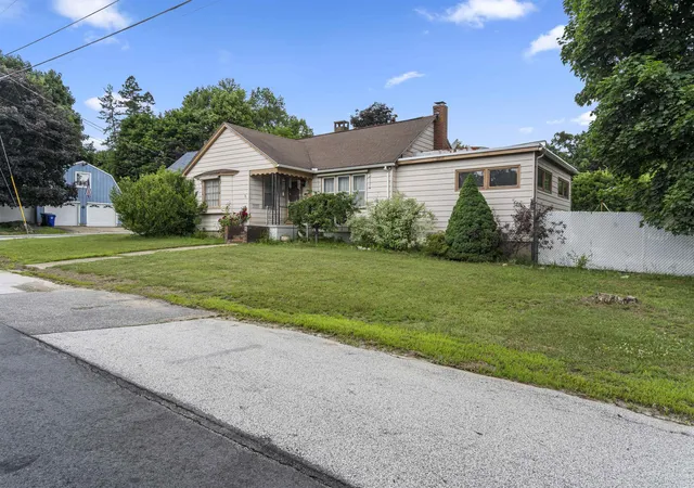 Homes for sale in Manchester, NH | 75 Dickey St, Manchester, NH 03102 | MLS# 5096821