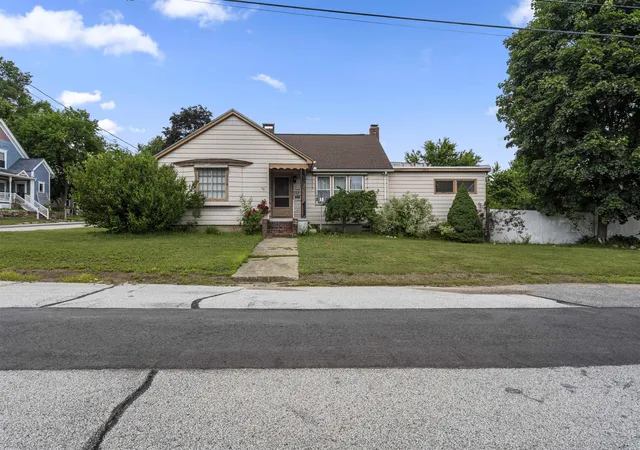 Homes for sale in Manchester, NH | 75 Dickey St, Manchester, NH 03102 | MLS# 5096821