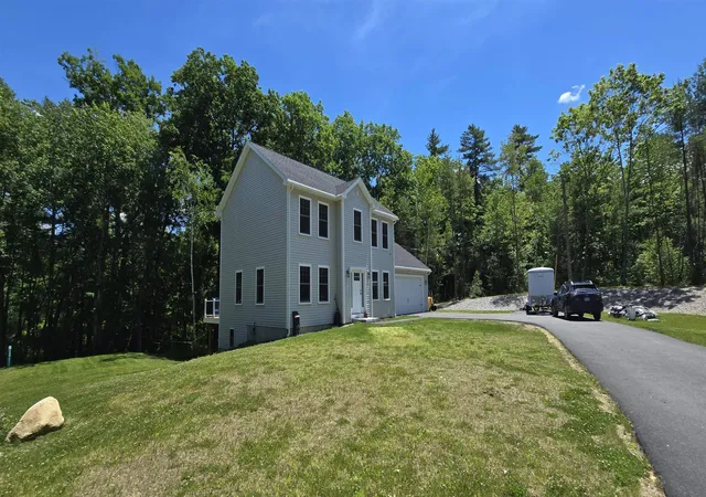 Photo 3 of Single family home for sale at 61B Suncook Valley Rd, Barnstead, NH 03218 | MLS# 5096833 | Listing updated on 2026-07-05