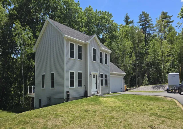Photo 4 of Single family home for sale at 61B Suncook Valley Rd, Barnstead, NH 03218 | MLS# 5096833 | Listing updated on 2026-07-05