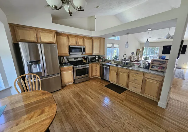 4th image of 9 Hemlock Dr, Newton, NH 03858 | MLS# 5096852
