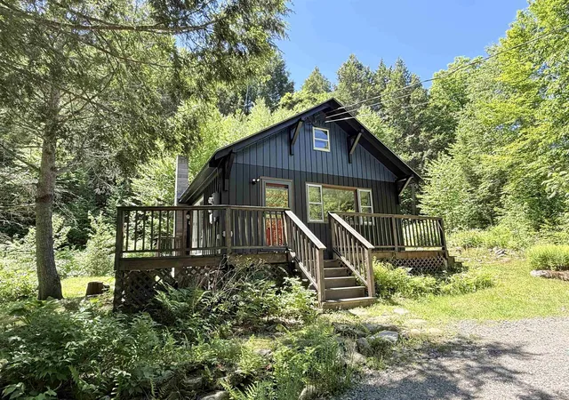 Homes for sale in Newfane, VT | 8 Beech Tree Ln, Newfane, VT 05345 | MLS# 5096860