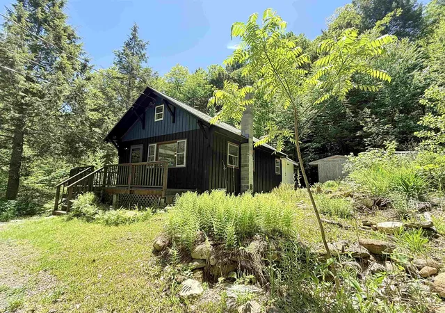 Homes for sale in Newfane, VT | 8 Beech Tree Ln, Newfane, VT 05345 | MLS# 5096860