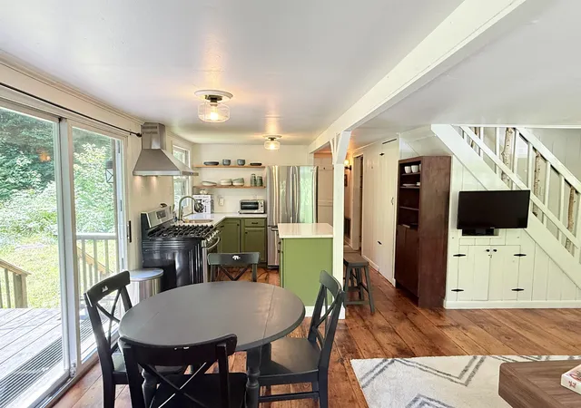 Homes for sale in Newfane, VT | 8 Beech Tree Ln, Newfane, VT 05345 | MLS# 5096860