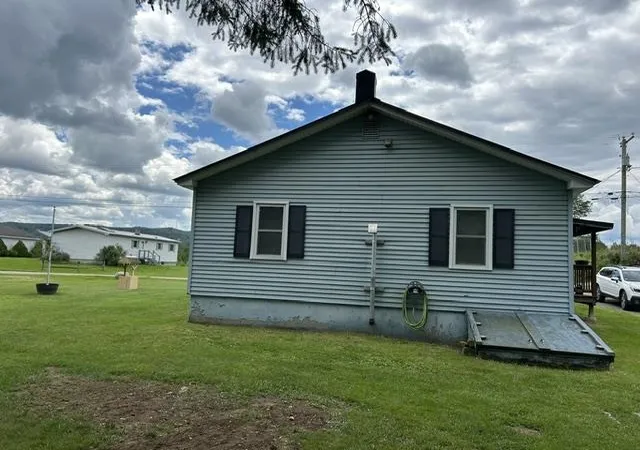 Photo 2 of Single family home for sale at 33 Edwards St, Colebrook, NH 03576 | MLS# 5096867 | Listing updated on 2026-08-27