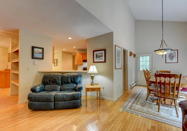 5th image of 407 Dandiview Rd, Conway, NH 03860 | MLS# 5096872