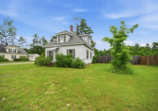 Homes for sale in Concord, NH | 57 Pembroke Rd, Concord, NH 03301 | MLS# 5096874