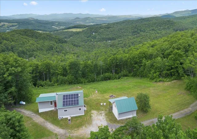 1st image of 1882 Woodchuck Hollow Rd, Washington, VT 05675 | MLS# 5096877