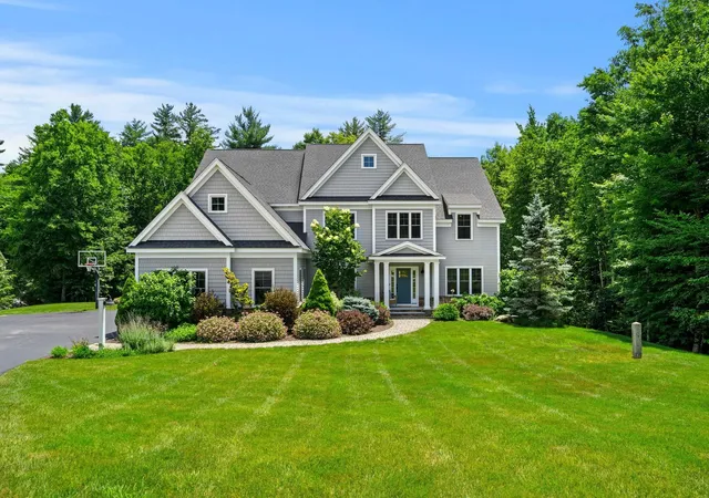 2nd image of 32 Settlers Ct, Bedford, NH 03110 | MLS# 5096881