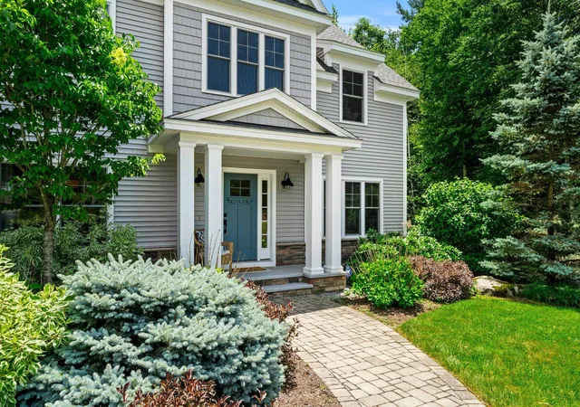 3rd image of 32 Settlers Ct, Bedford, NH 03110 | MLS# 5096881