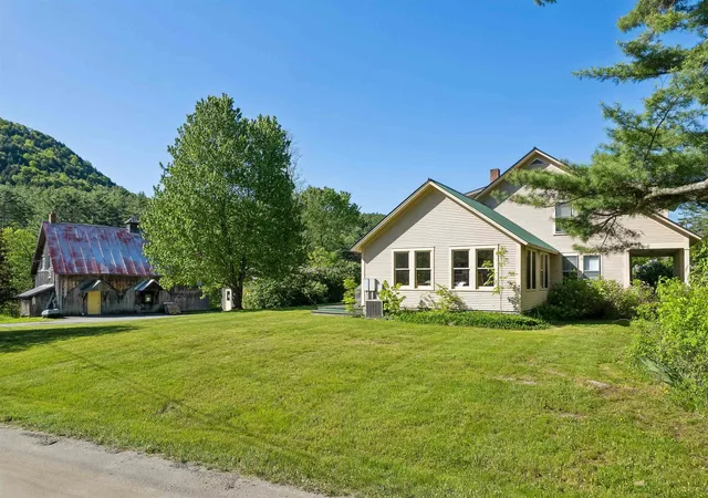 3rd image of 4 Larkin Rd, Tunbridge, VT 05077 | MLS# 5096882