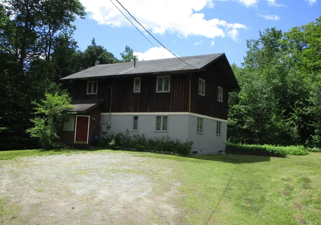 Homes for sale in Londonderry, VT | 120 Green Mountain Trl, Londonderry, VT 05148 | MLS# 5096890