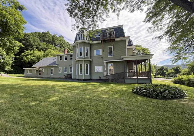 Homes for sale in Hartford, VT | 533 South Main St, Hartford, VT 05001 | MLS# 5096911