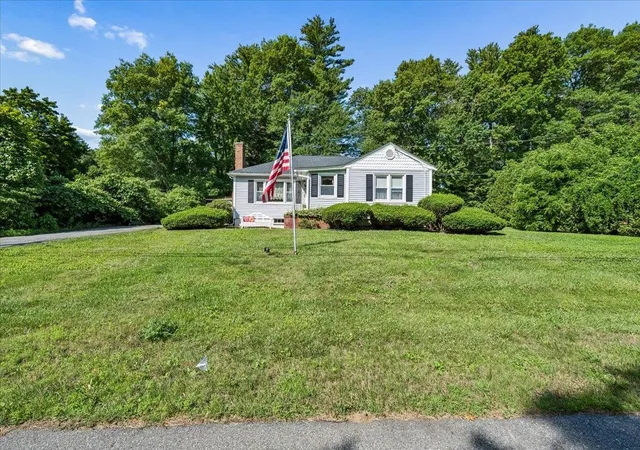 3rd image of 97 Old Rockingham Rd, Salem, NH 03079 | MLS# 5096916