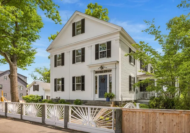 Homes for sale in Exeter, NH | 60 Main St, Exeter, NH 03833 | MLS# 5096920