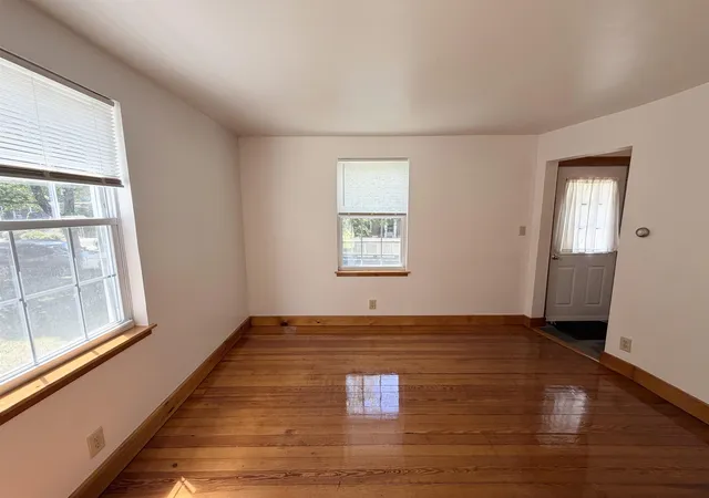 5th image of 648 Kearsarge Wy, Portsmouth, NH 03801 | MLS# 5096923