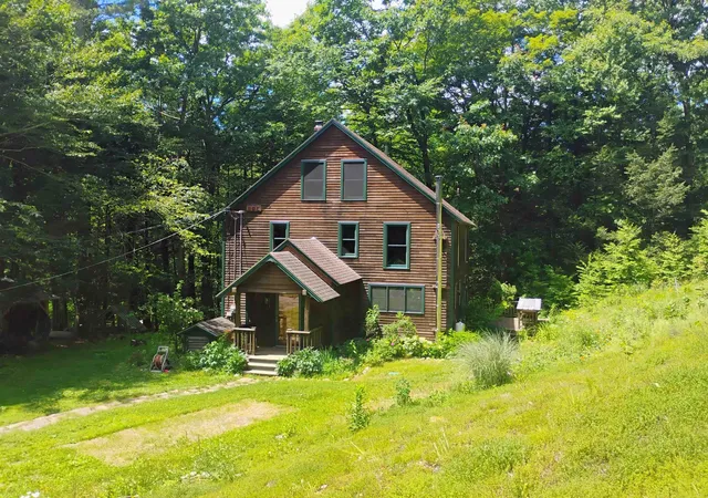 Homes for sale in Brattleboro, VT | 160 Akley Rd, Brattleboro, VT 05301 | MLS# 5096932
