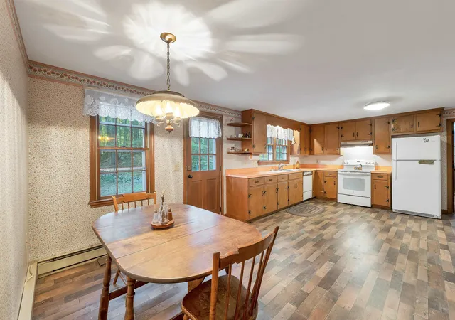 5th image of 28 Manchester Rd, Amherst, NH 03031 | MLS# 5096941