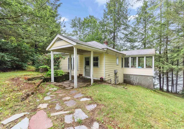 Homes for sale in Winchester, NH | 71 Headlands Rd, Winchester, NH 03470 | MLS# 5096976