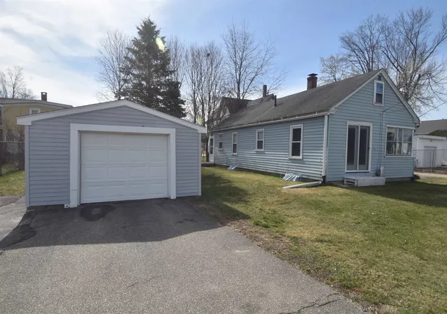 Homes for sale in Rochester, NH | 35 Olde Farm Ln, Rochester, NH 03867 | MLS# 5096993