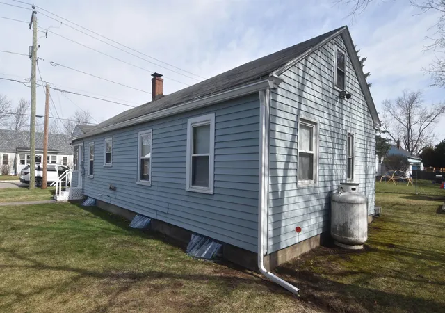 Homes for sale in Rochester, NH | 35 Olde Farm Ln, Rochester, NH 03867 | MLS# 5096993