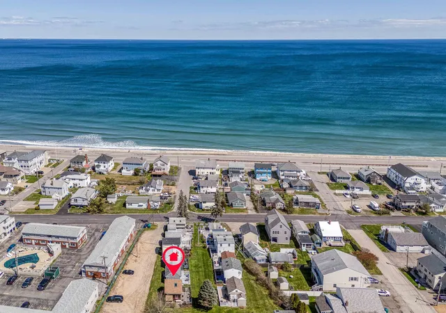 Homes for sale in Hampton, NH | 66 Kings Hwy #14, Hampton, NH 03842 | MLS# 5097026