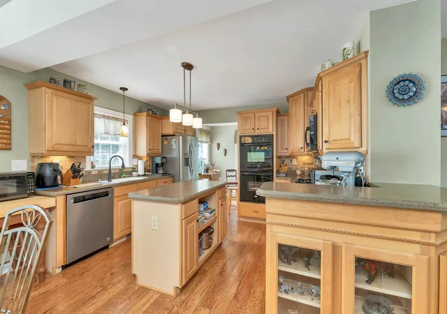 3rd image of 2 Goldenrod Wy, North Hampton, NH 03862 | MLS# 5097027
