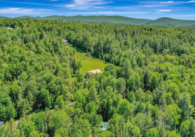 Homes for sale in Londonderry, VT | 176 Brophy Ln, Londonderry, VT 05148 | MLS# 5097037
