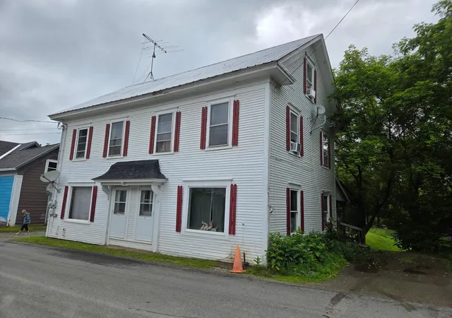 3rd image of 46 High St, Troy, VT 05859 | MLS# 5097040