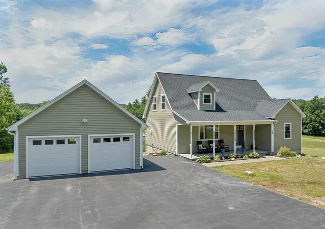 Photo 4 of Single family home for sale at 72 Perkins Hl Rd, East Wakefield, NH 03830 | MLS# 5097047 | Listing updated on 2026-07-20