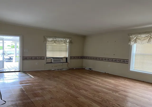 4th image of 290 Calef Hwy #D-17, Epping, NH 03042 | MLS# 5097048