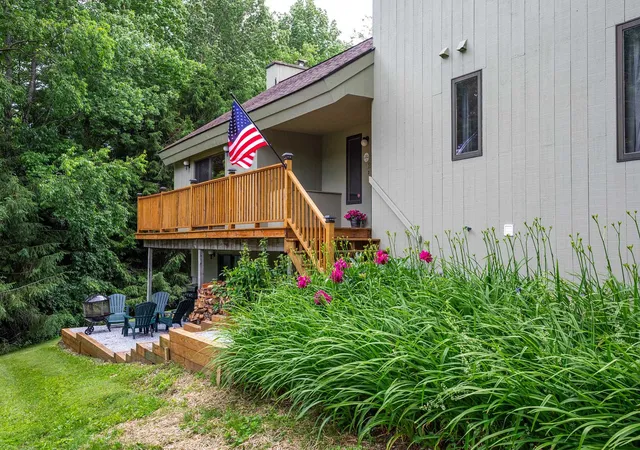 Homes for sale in Winhall, VT | 12 Stratton Ridge Rd, Winhall, VT 05340 | MLS# 5097091