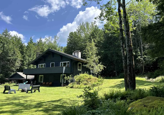 1st image of 528 Pinnacle Rd, Stowe, VT 05672 | MLS# 5097095