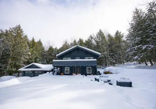 2nd image of 528 Pinnacle Rd, Stowe, VT 05672 | MLS# 5097095