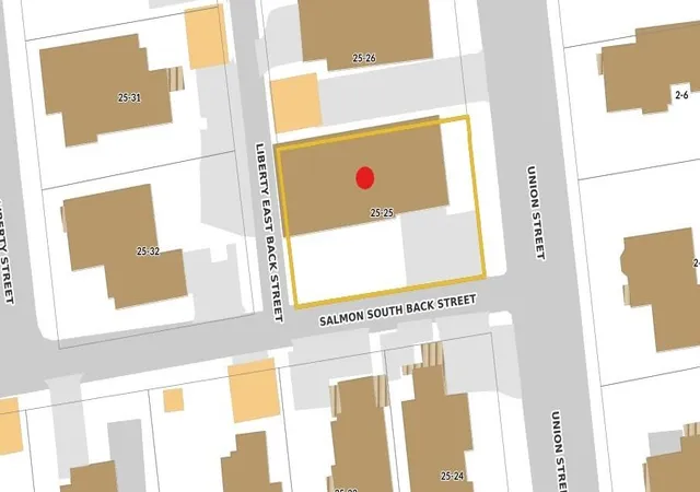 3rd image of 806 Union St, Manchester, NH 03104 | MLS# 5097096