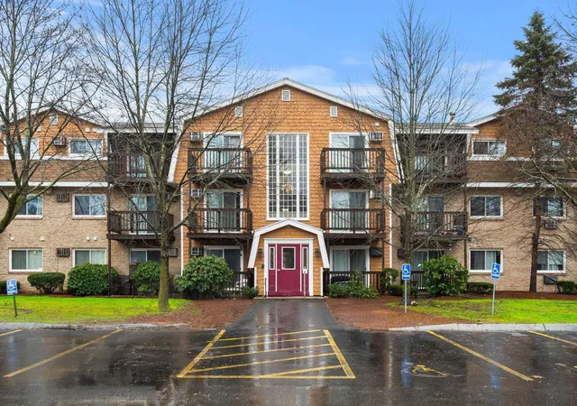 Homes for sale in Nashua, NH | 310 Brook Village Rd #41, Nashua, NH 03062 | MLS# 5097097