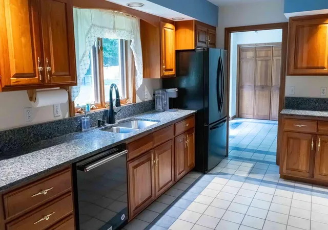 Photo 2 of Single family home for sale at 46 Cobble Hill Mdws, Barre Town, VT 05641 | MLS# 5097123 | Listing updated on 2026-09-16