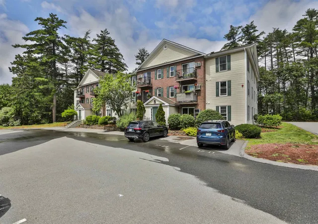 2nd image of 19 32 Kimberly Dr, Merrimack, NH 03054 | MLS# 5097143