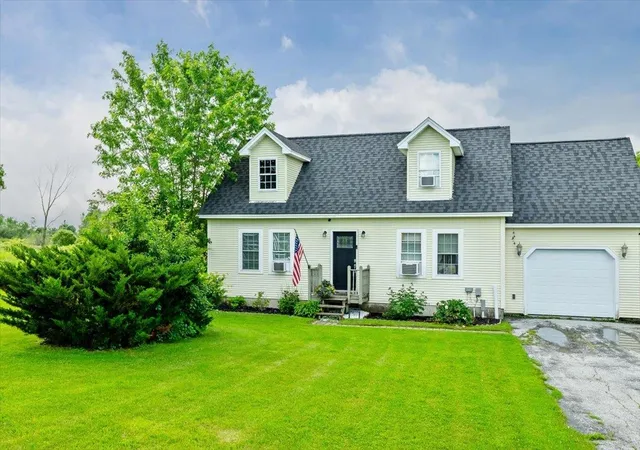 1st image of 1 Glen Ridge Ln, Saint Albans, VT 05478 | MLS# 5097150
