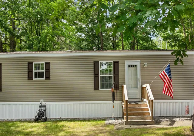 2nd image of 72 Buckingham Dr, Conway, NH 03860 | MLS# 5097156