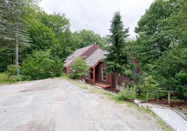 3rd image of 32 Mountainside Ln #B, Francestown, NH 03043 | MLS# 5097166
