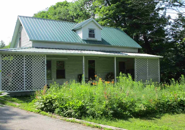 Homes for sale in Londonderry, VT | 1950 North Main St, Londonderry, VT 05148 | MLS# 5097171